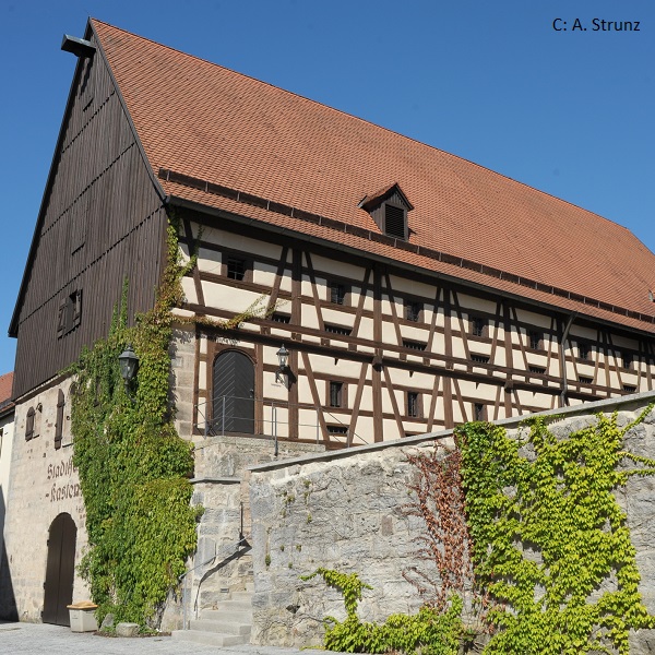 stadthalle kreuzgangspiele kultur theater freilichtspiele kreuzgangspiele